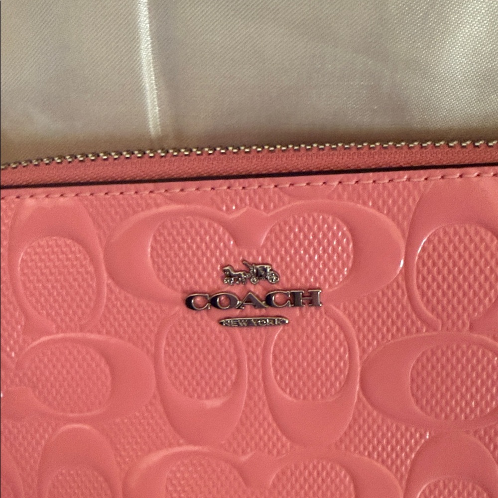 🩷Coach NWT Pink Pearlized Nolita19 Signature Leather/Heart Charm/SilverHardware - Picture 6 of 9